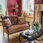 Ein Onlineshop für antike Möbel